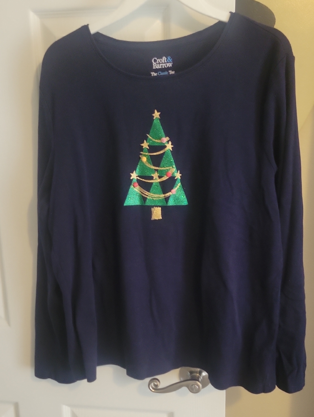 Croft & Barrow SzXL Cotton Navy Long Sleeve T with Green & Gold Xmas Tree Motif